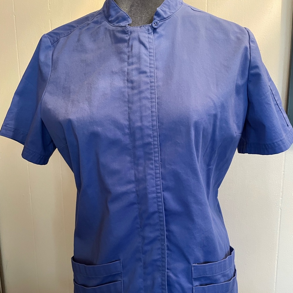 Small scrub top